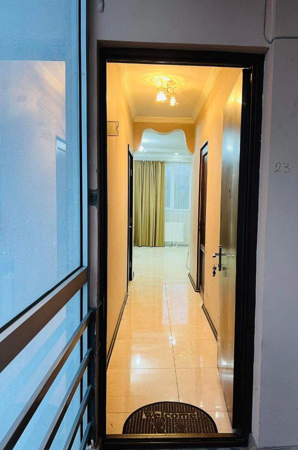 Guga House Appartement Tbilisi Buitenkant foto